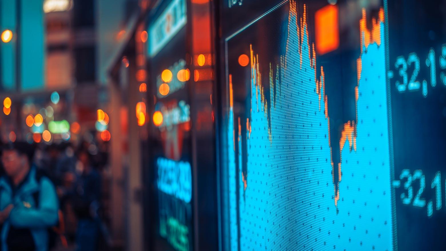 navigating-market-volatility-tips-from-financial-expert